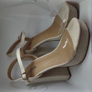 JustFab Elyn platform Sandal heel.